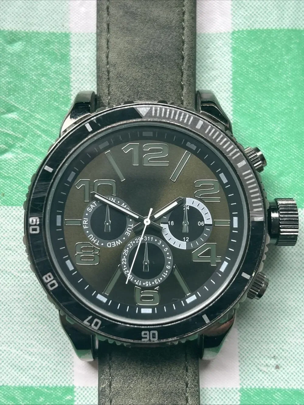 Large Men’s Military Green Dial And Band Quartz Watch